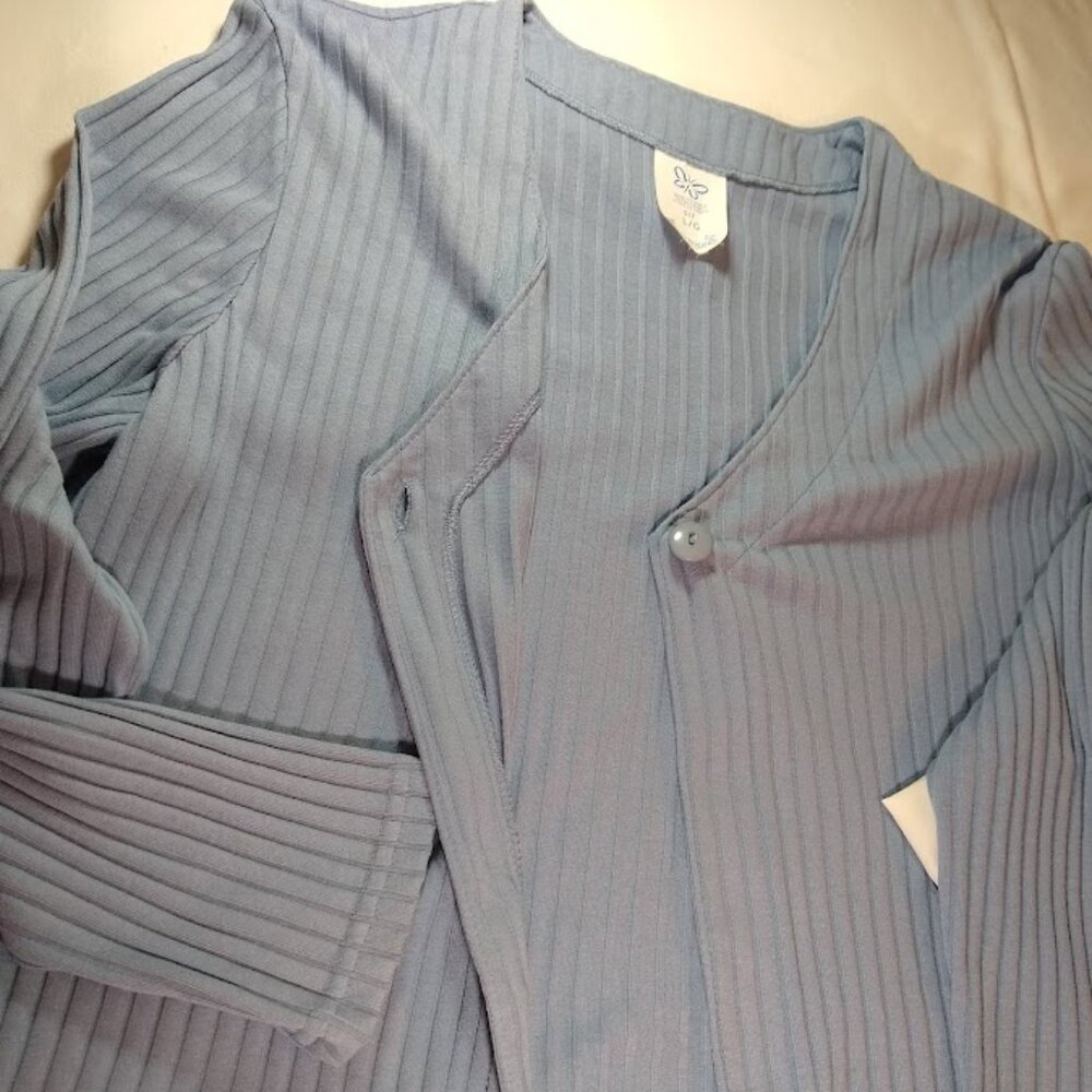 NWOT Weekenders L soft ribbed knit ONE-button cardigan-top - pale slate blue